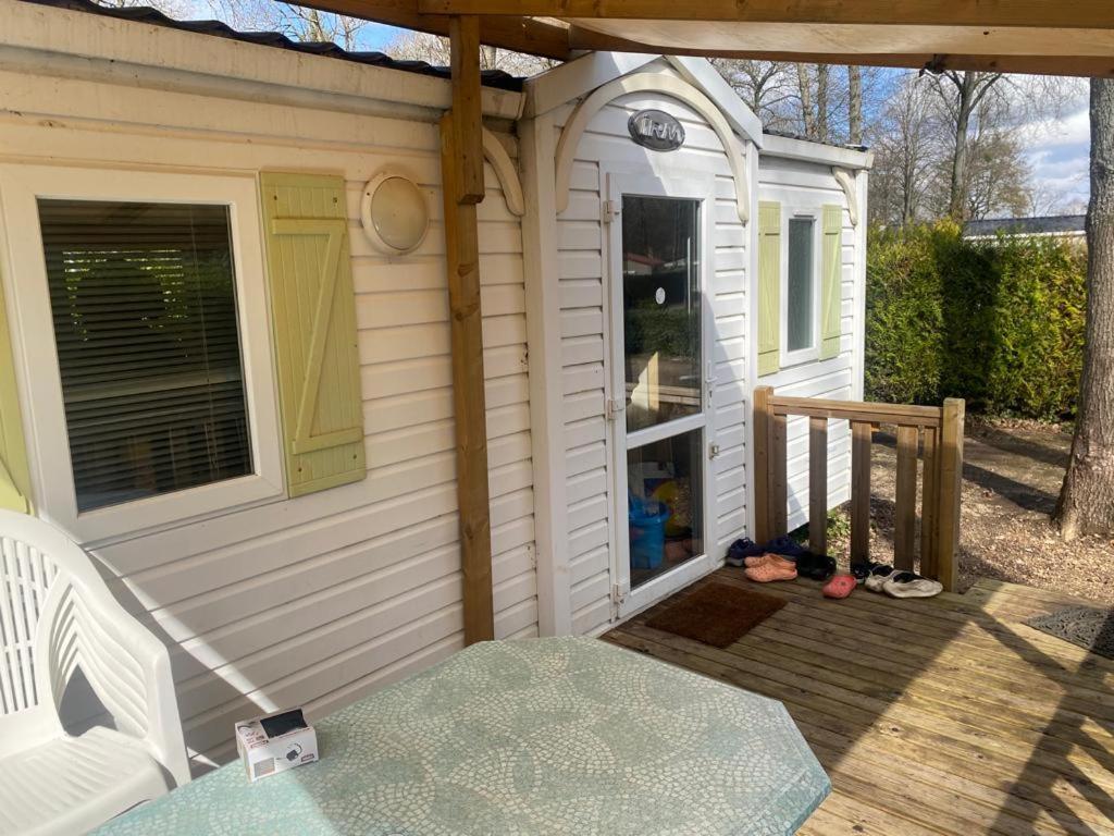 Saint-Chéron Mobil-Home Au Parc Des Roches מראה חיצוני תמונה